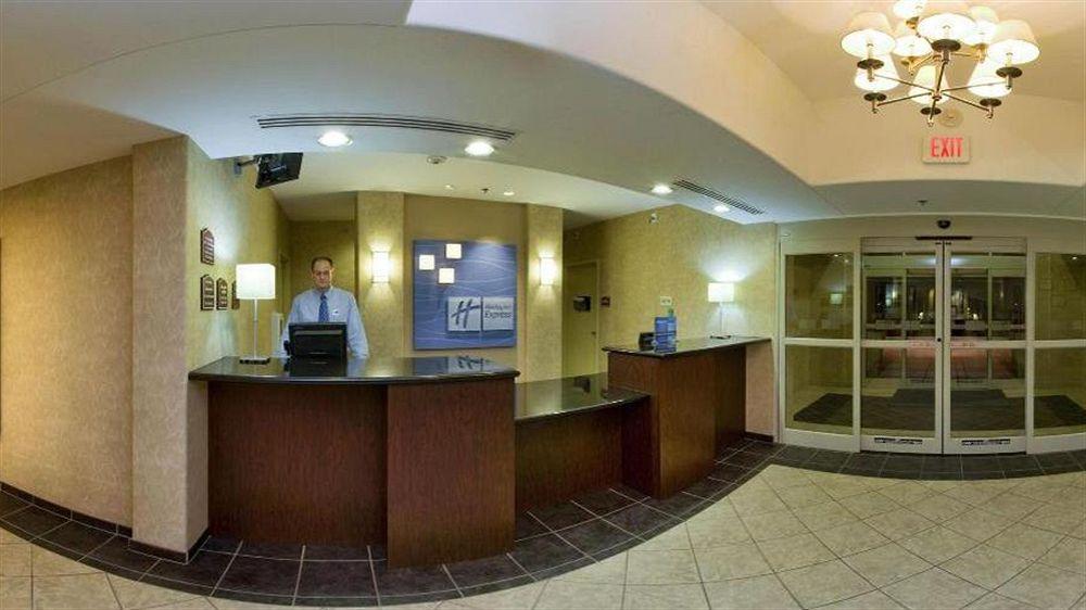 Holiday Inn Express Radcliff Fort Knox By Ihg Buitenkant foto