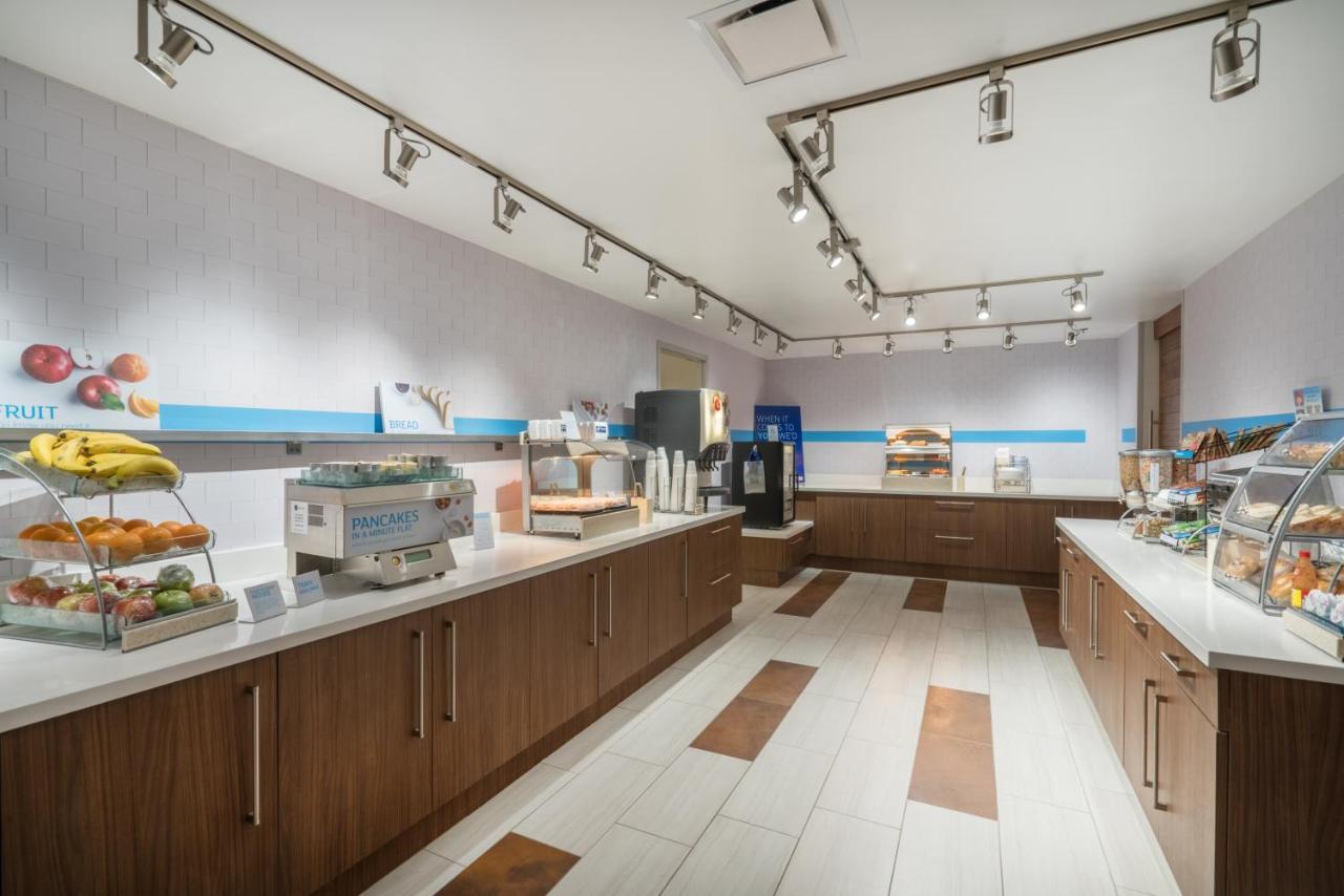 Holiday Inn Express Radcliff Fort Knox By Ihg Buitenkant foto