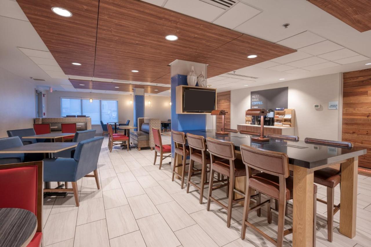 Holiday Inn Express Radcliff Fort Knox By Ihg Buitenkant foto