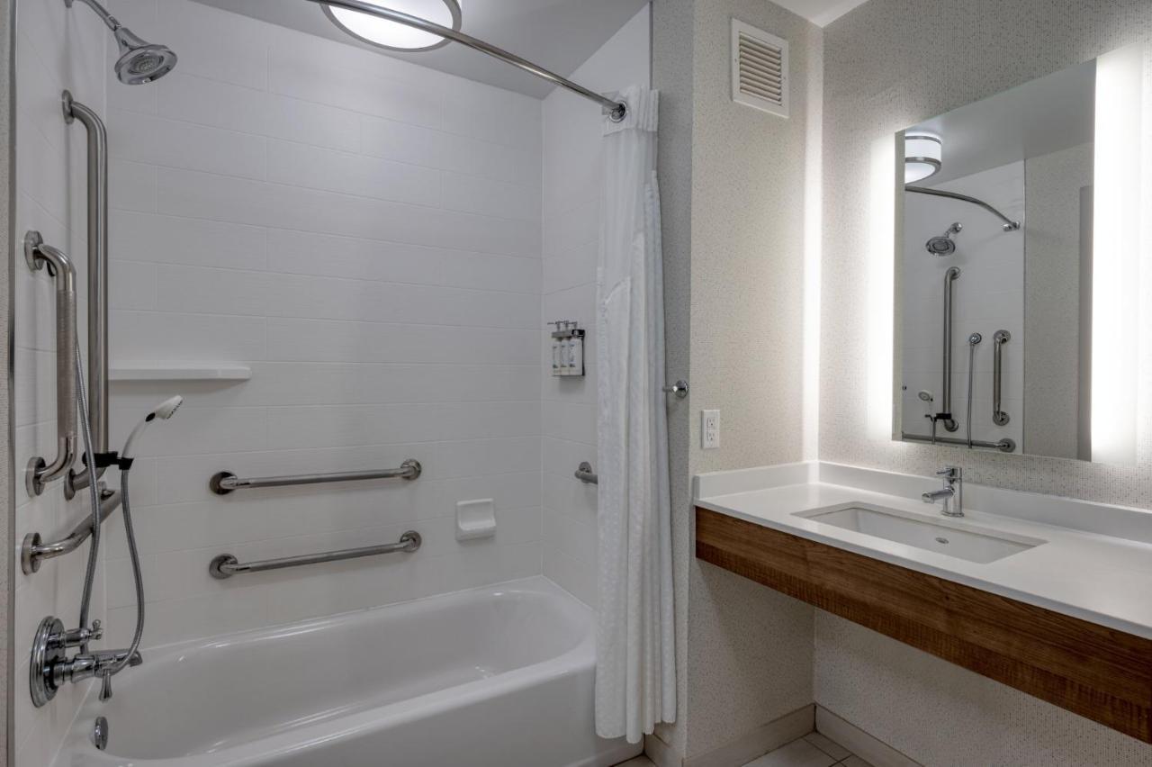 Holiday Inn Express Radcliff Fort Knox By Ihg Buitenkant foto