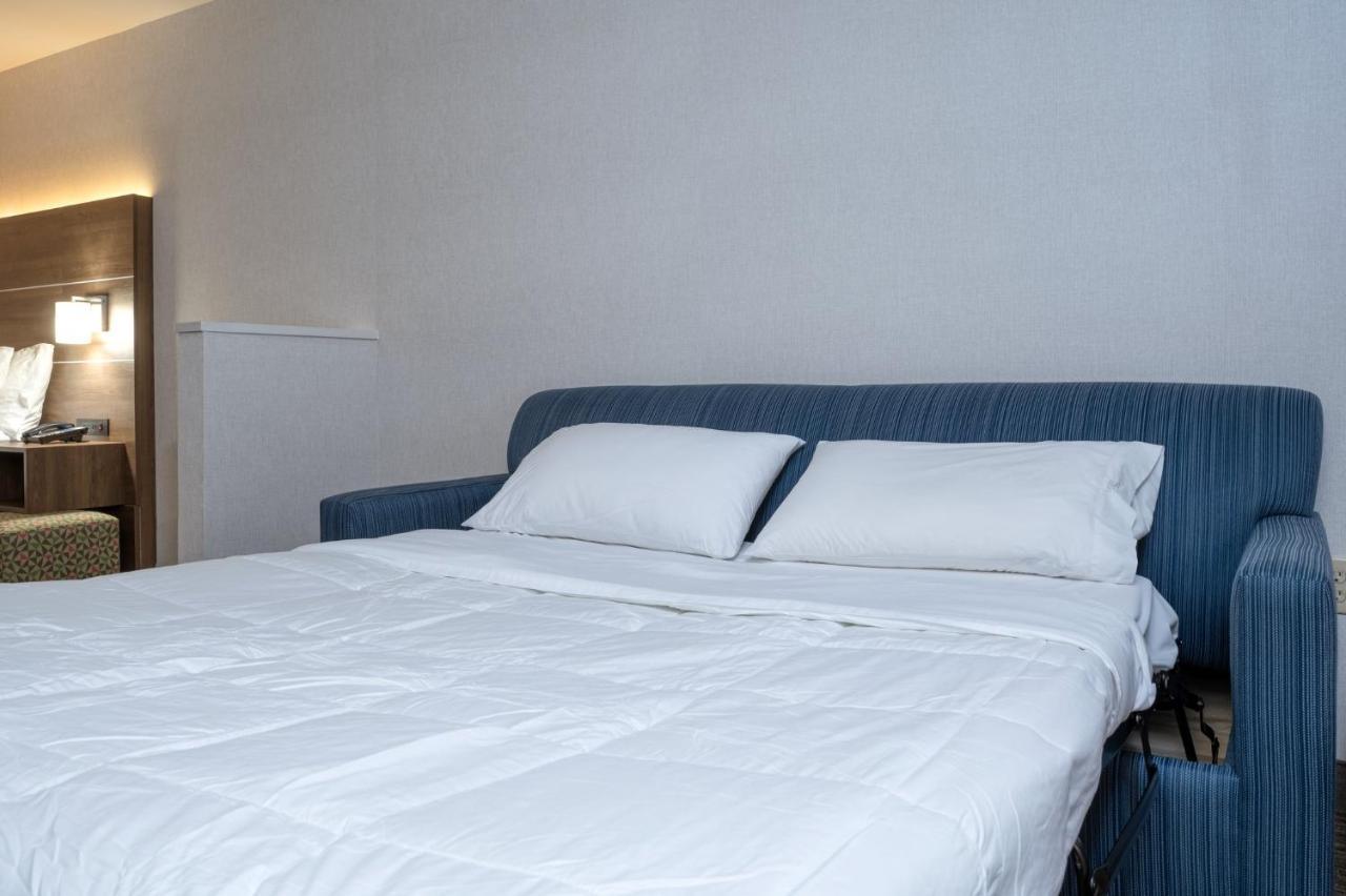 Holiday Inn Express Radcliff Fort Knox By Ihg Buitenkant foto
