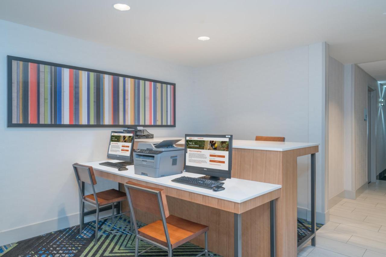 Holiday Inn Express Radcliff Fort Knox By Ihg Buitenkant foto
